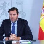 El Gobierno aprueba nuevas ayudas al transporte ante el alza del combustible