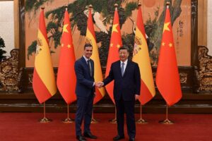 España y China refuerzan sus lazos políticos y económicos tras la reunión bilateral