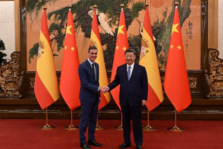 España y China refuerzan sus lazos políticos y económicos tras la reunión bilateral