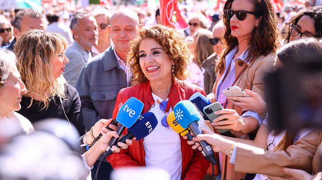 La sanidad pública centra el choque político en Andalucía: Montero acusa al PP de privatizar