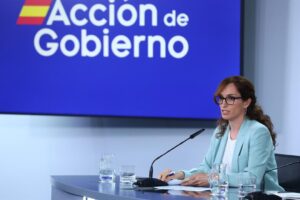 El Ejecutivo refuerza la sanidad pública con una nueva ley y un copago más progresivo