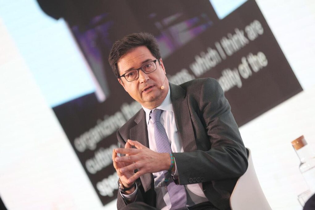 Óscar López reclama más regulación y soberanía digital ante el avance de la inteligencia artificial