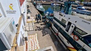 Intervenidos 12.000 litros de combustible en operativos contra el petaqueo en Murcia y Huelva