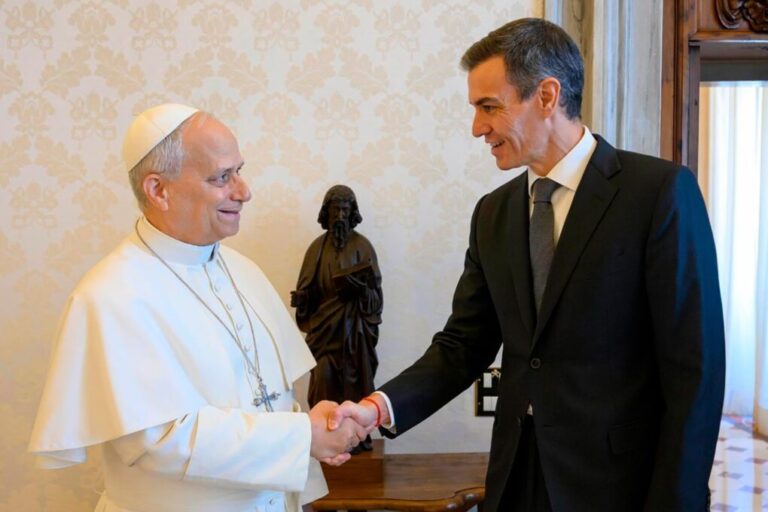 Sánchez y el papa León XIV exhiben sintonía sobre paz, migración e inteligencia artificial en el Vaticano