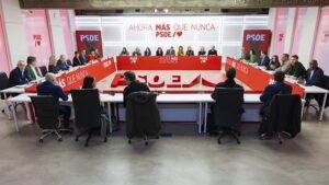 El PSOE lanza una ofensiva institucional en toda España contra la “prioridad nacional” de PP y Vox