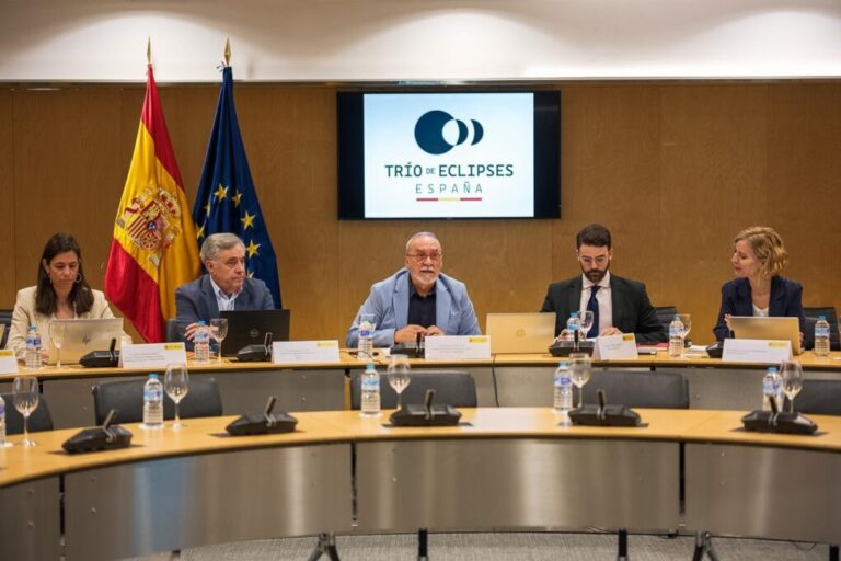 El Gobierno publica recomendaciones para observar de forma segura el eclipse solar de agosto