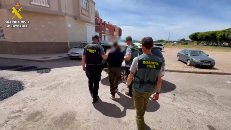 Desarticulada una red que cobraba hasta 10.500 euros por regularizar ilegalmente a extranjeros en España