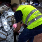 Tres detenidos en Granada por distribuir ropa, perfumes y accesorios falsificados valorados en más de un millón de euros