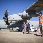 España refuerza su ayuda humanitaria con una nueva evacuación médica de menores procedentes de Gaza