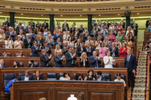 Feijóo exige a Sánchez que convoque elecciones y le acusa de ser el "nexo político corruptor" del Gobierno