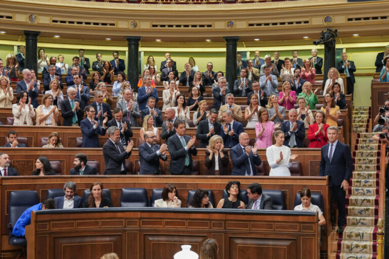 Feijóo exige a Sánchez que convoque elecciones y le acusa de ser el "nexo político corruptor" del Gobierno