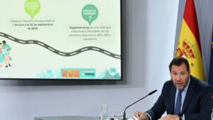 El Gobierno lanza una nueva edición del Verano Joven con descuentos de hasta el 90% en transporte