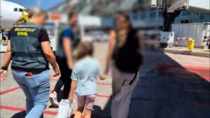 Localizada en Kosovo una menor sustraída en Mallorca: su padre la ocultó en un maletero para huir de España