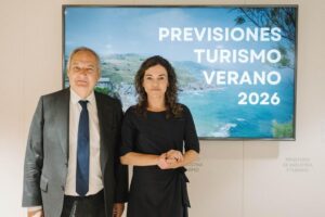 España espera 43 millones de turistas internacionales este verano con un gasto récord de 64.000 millones