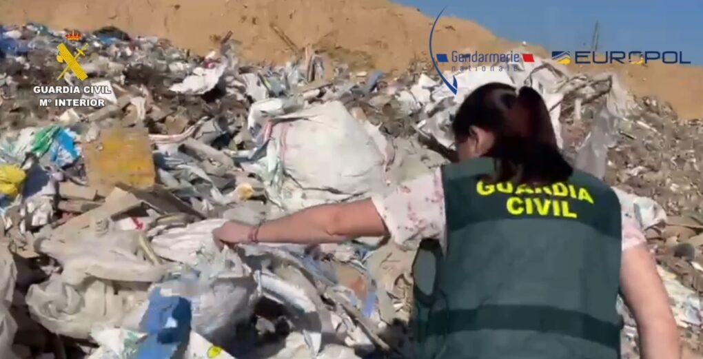 La Guardia Civil destapa un macrofraude ambiental con 46.000 toneladas de residuos enterrados en Cataluña