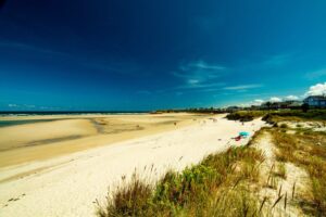 Turismo sostenible en A Mariña Lucense: las recomendaciones para cuidar playas y espacios naturales