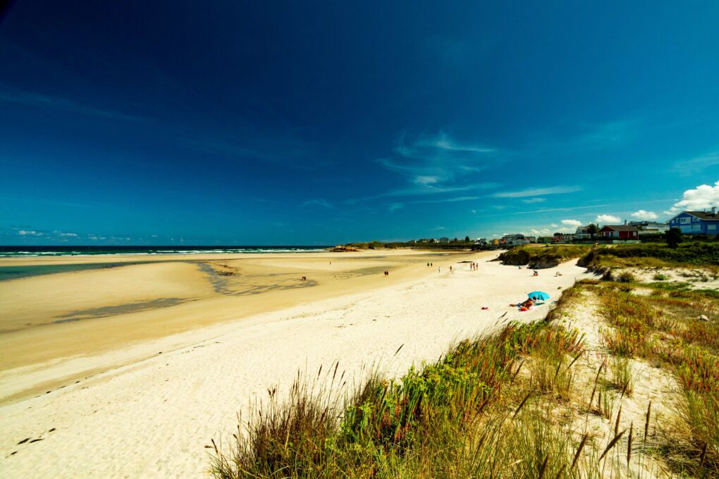 Turismo sostenible en A Mariña Lucense: las recomendaciones para cuidar playas y espacios naturales