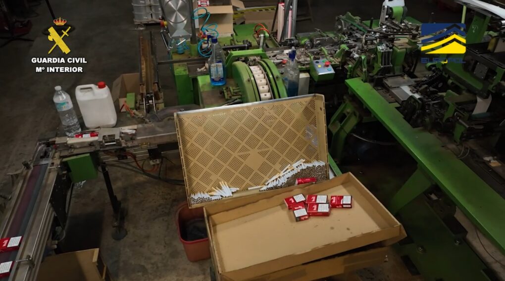 La Guardia Civil desmantela seis fábricas ilegales de tabaco con más de 20 millones de cigarrillos y 50 detenidos