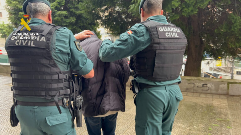 La Guardia Civil detiene a 20 personas por blanquear más de cuatro millones de euros de estafas