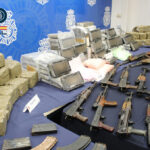 Cuatro detenidos tras intervenir un arsenal con fusiles de asalto, granadas y cocaína en Málaga