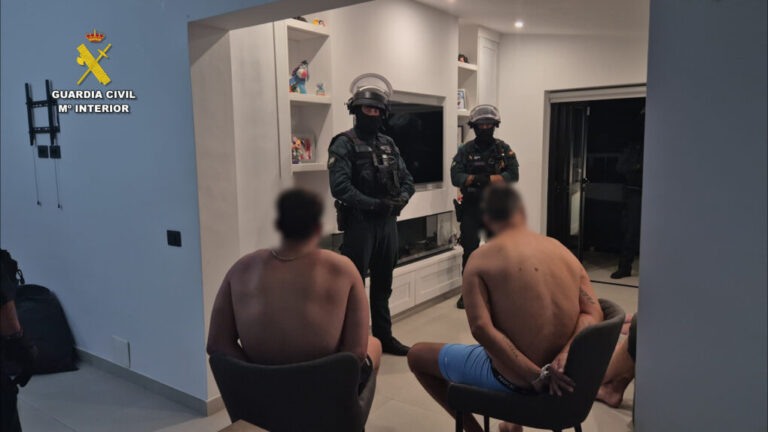 Macrooperación contra el “gas de la risa” en Tenerife: 12 implicados y casi 13.000 kilos incautados