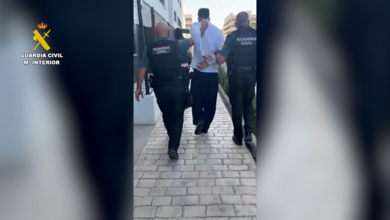 Detenido en Granada un falso comercial acusado de estafar más de 350.000 euros a mayores y personas con discapacidad