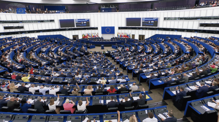 La Eurocámara respalda a la industria española del aluminio y endurece el CBAM frente a importaciones de terceros países