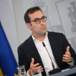 Hasta 20 céntimos de rebaja en los carburantes y ayudas a agricultores y transportistas hasta final de 2026