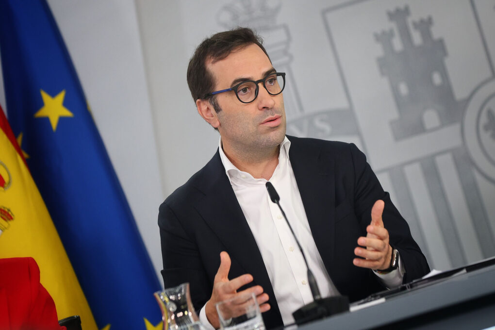 Hasta 20 céntimos de rebaja en los carburantes y ayudas a agricultores y transportistas hasta final de 2026