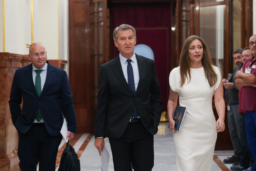 El PP plantea un giro en Educación: más evaluación, esfuerzo y límites al uso de pantallas en las aulas