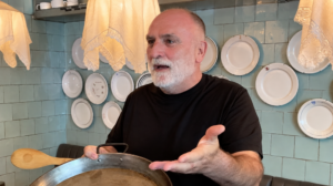 José Andrés acepta el reto de La Fallera y se ofrece a cocinar una paella para reconciliar a David y Pablo