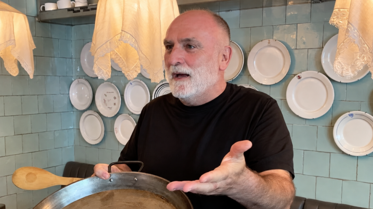 José Andrés acepta el reto de La Fallera y se ofrece a cocinar una paella para reconciliar a David y Pablo