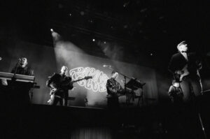 Galician Army y The Rapants vuelven a unir fuerzas con una nueva versión de ‘Máis Bicos Que Rosas’