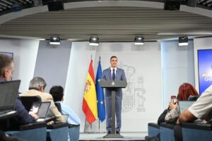 Sánchez aprueba 21 medidas antes de las elecciones: préstamos sin intereses, alquileres y límites a los fondos buitre