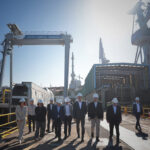 Pedro Sánchez visita en Gijón la construcción del primer ferry rápido 100% eléctrico de Armón